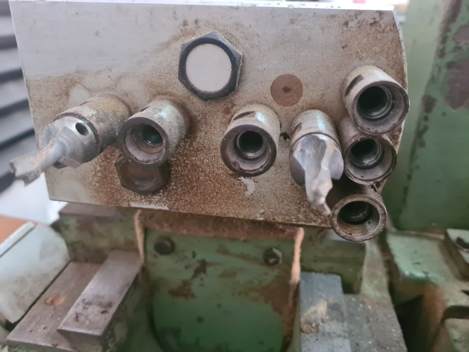 циркуляр фреза пробивна глава  с хидравлична карета,