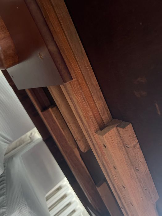 Продам стол в гостинную