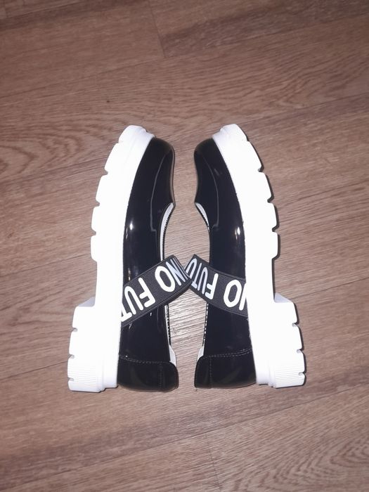 Туфли школьные  стильные