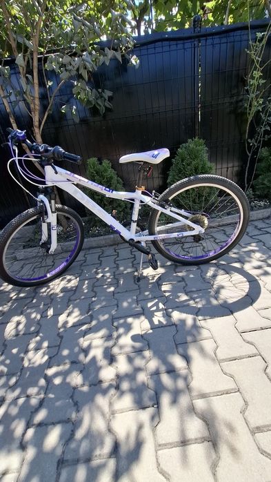 Vand bicicleta fete 24 inch