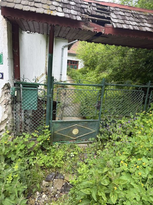 Vand casa batraneasca Sinaia,zona Furnica