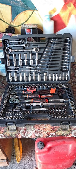 Продам наборы ключей.