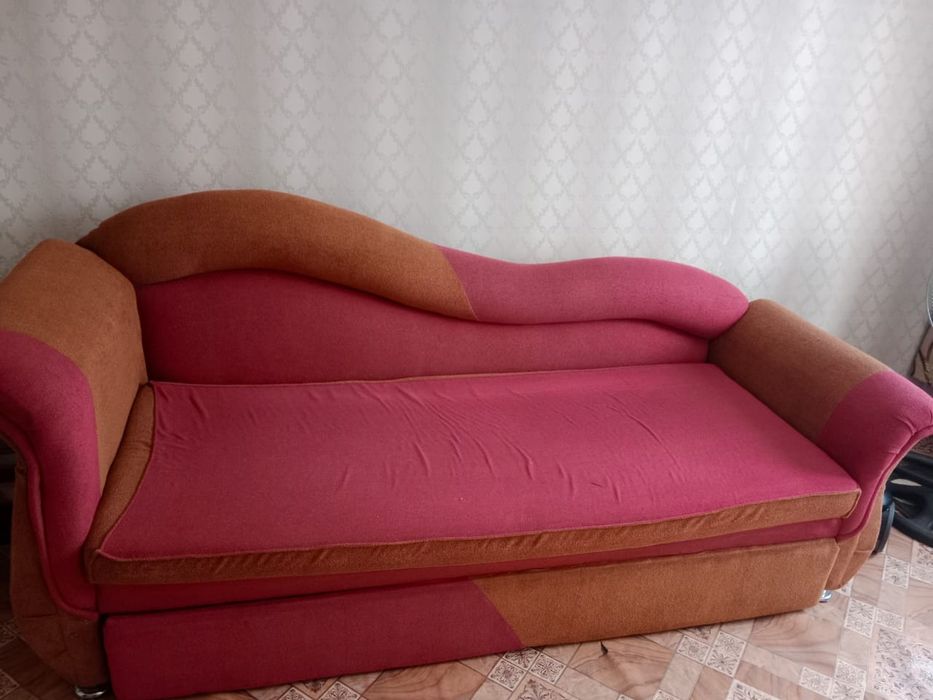Продам 2 дивана в хорошем состоянии