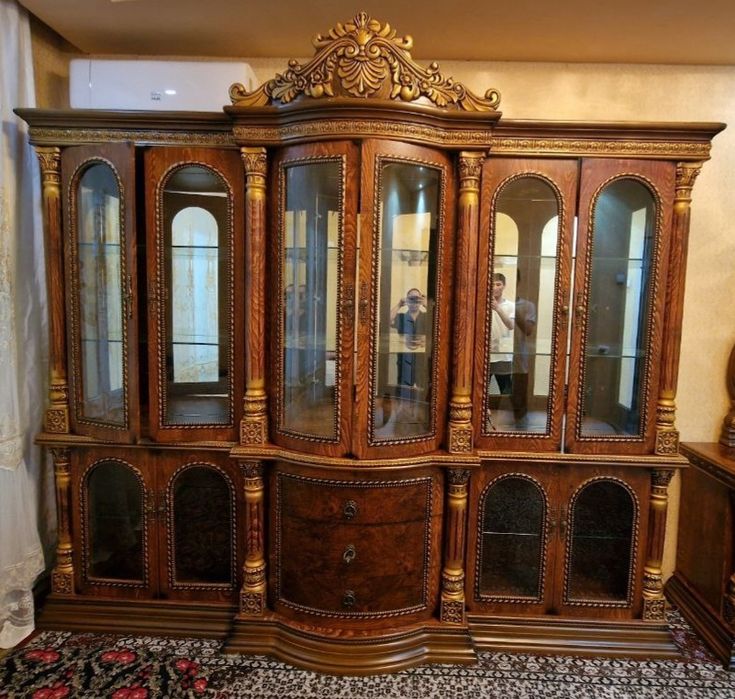 Мебел стенка хитой  срочни сотилади холати зор