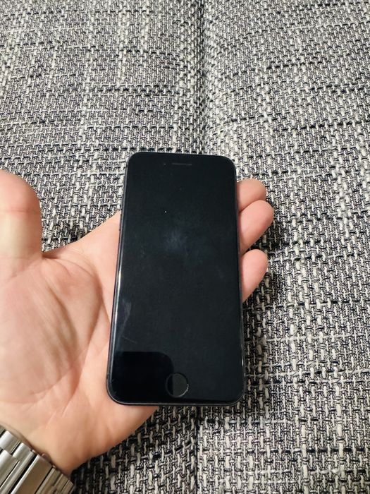 iPhone 8 – 64 GB – Negru – Stare foarte bună