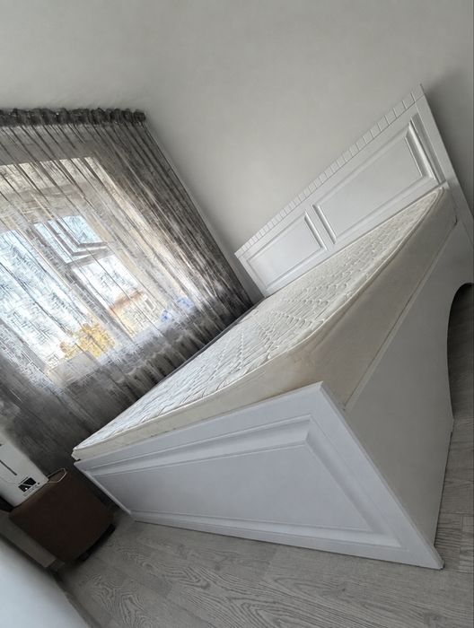Кровать двуспальная
