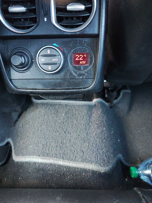 Vând Alfa Romeo 159