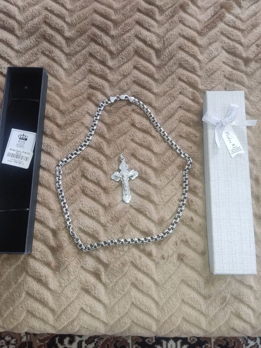 Продам.Комплект Цепь и крест.