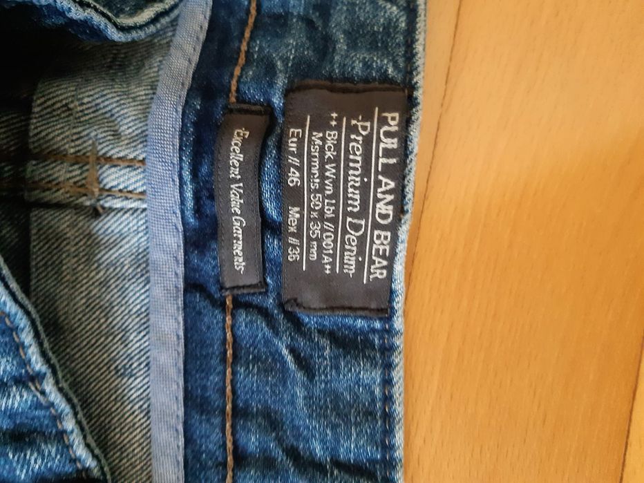 Blugi pull and bear barbat marimea 46