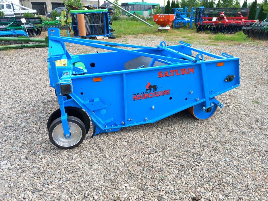 masina recoltat ceapa, masina scos de strans ceapa, o piesa