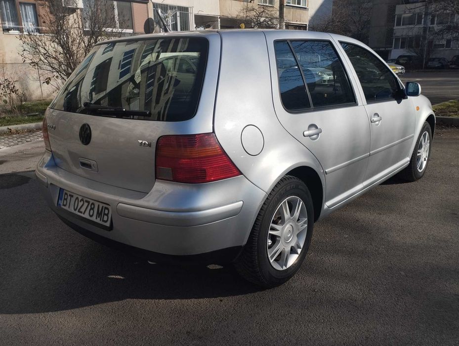 Продавам голф 4 1.9 тди