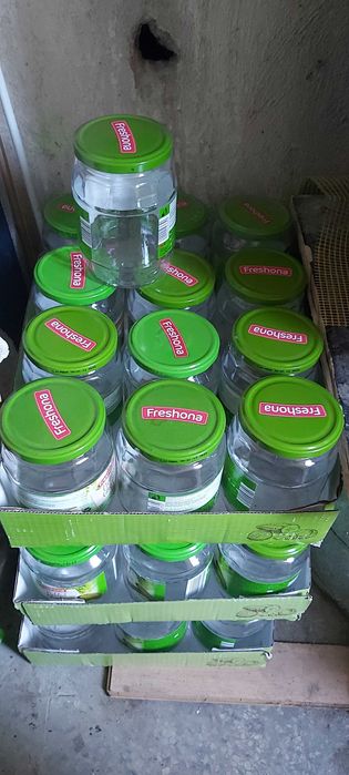 Буркани с винтова капачка