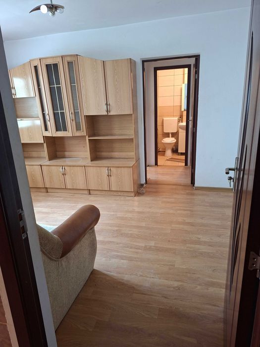 Vand apartament 3 camere