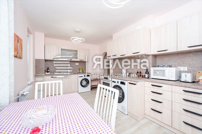 Продава се Къща в София, Гео Милев - 315 кв.м за 3172 €/кв.м - Снимка #2