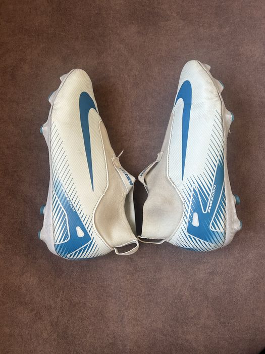 Детски футболни обувки