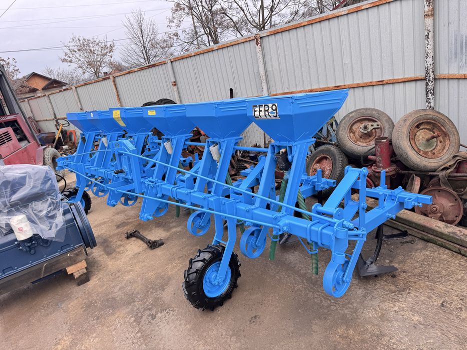 Piese tractor U 445.  - Prasitoare 7 secti cu fertilizare pe cardan