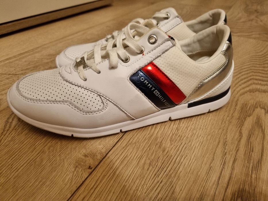 Adidași Tommy .mărime 40