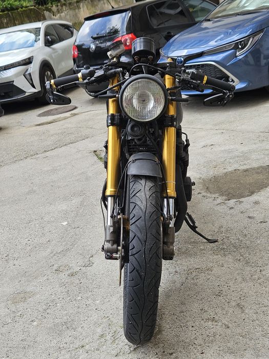 Yamaha XJ550 Cafe Racer