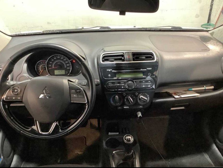 Mitsubishi Space Star на части