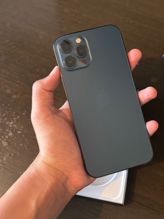 Продам телефон IPhone 12 Pro Max