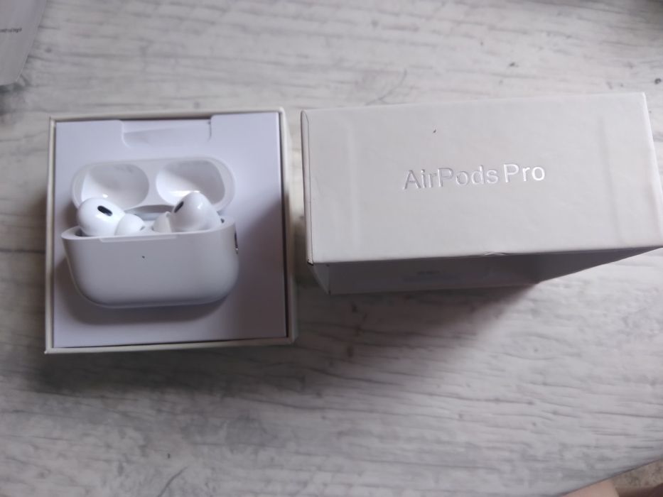Продам AirPods Pro 35торг