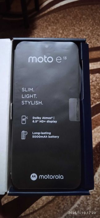 Продавам телефон Motorola e13
