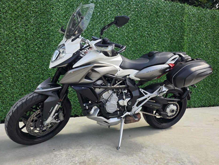 MV Augusta Stradale 800 ABS