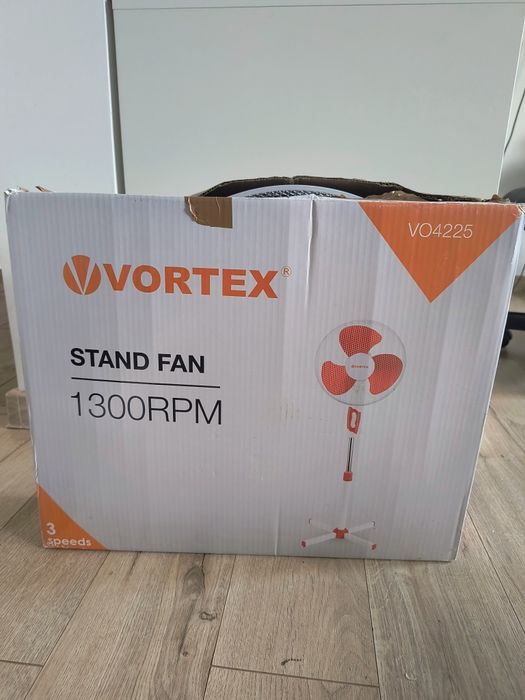 Ventilator cu picior Vortex VO4225, 1300 RPM, 3 viteze, complet + cutie originală