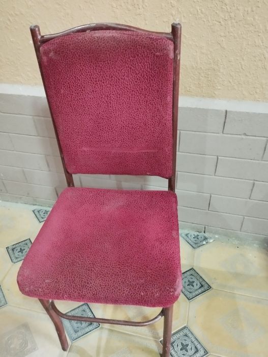 Stoll stullar srochni orzonga  sotiladi