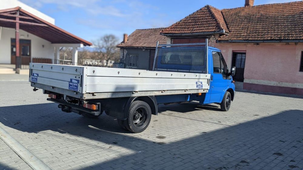 Camioneta Ford tranzit