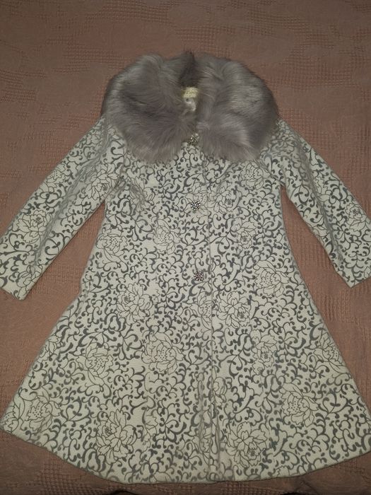 Нарядное платье с пальто.