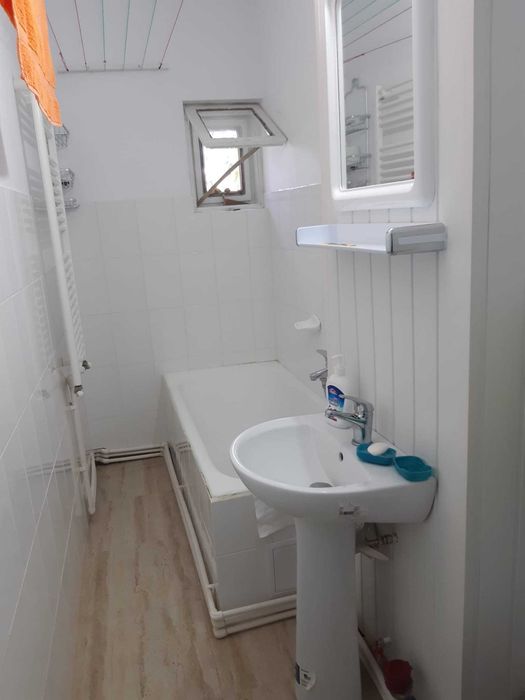 Închiriez apartament 2 camere, confort 1, central
