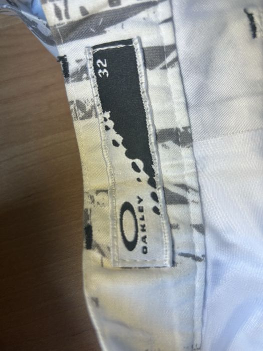 Брюки Oakley.
