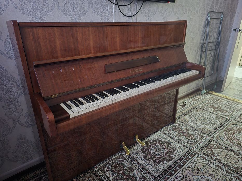 Продам пианино SCHOLZE