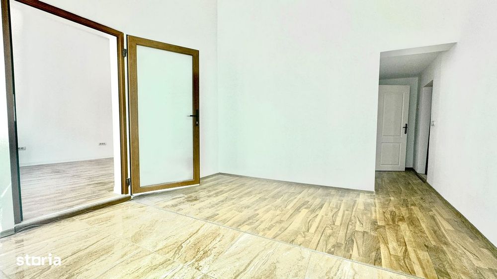 Proprietar inchiriez 55mp- zona centrala Arad, curte intrare Bulevard