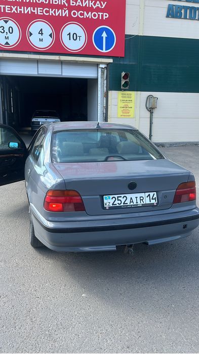 Продам bmw e39 523i