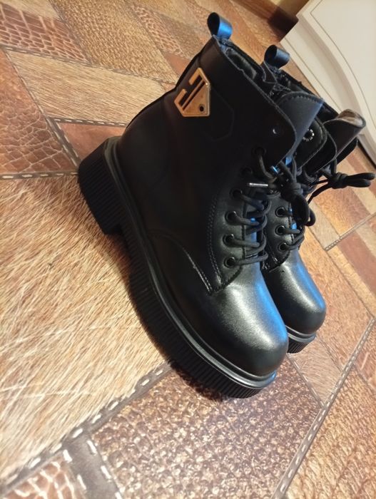 Продам обувь зима-лето