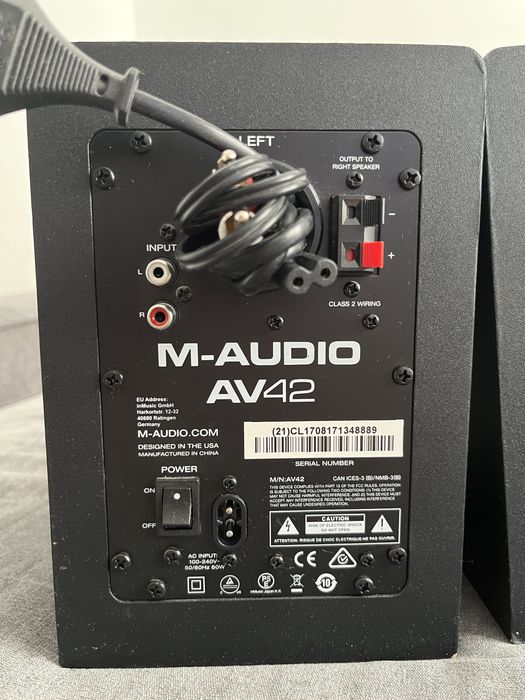 Студийные мониторы M-Audio AV42 (колонки)