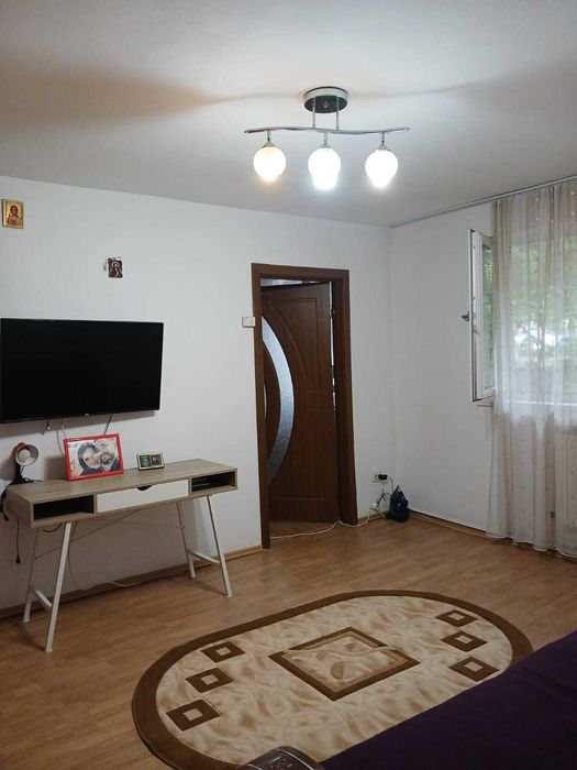 Apartament 2 camere de vânzare – Centru, Drăgășani | 50 mp | Centrală proprie