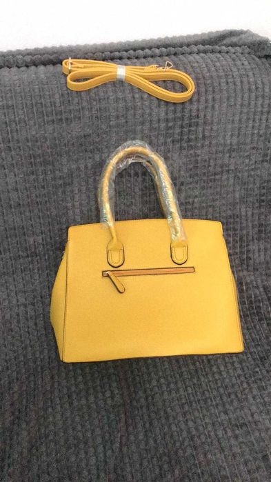 Дамска чанта НОВА