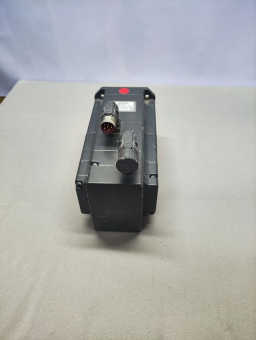 Серводвигатель SIEMENS 1FK7063-5AF71-1EH3