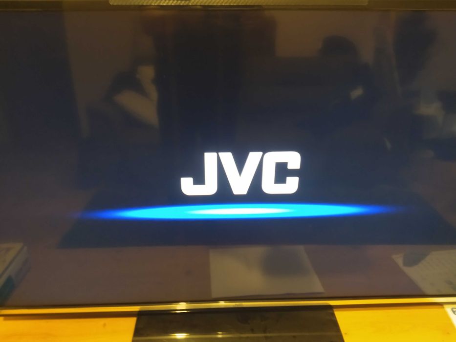 Телевизор JVC 48"