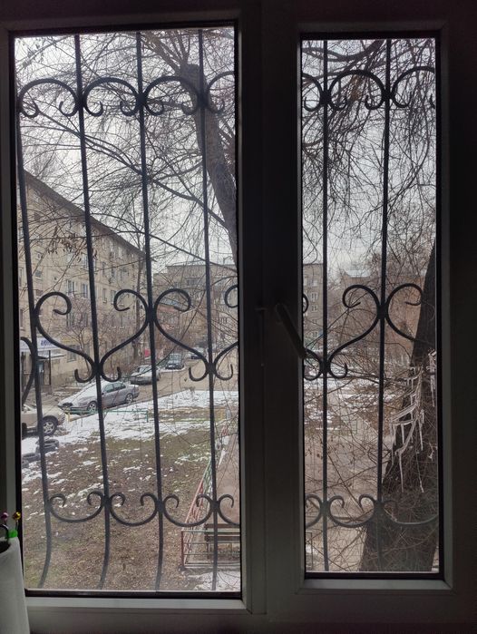 Продам решетки на окна.