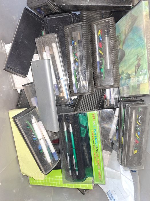 Pixuri stilouri chilipir