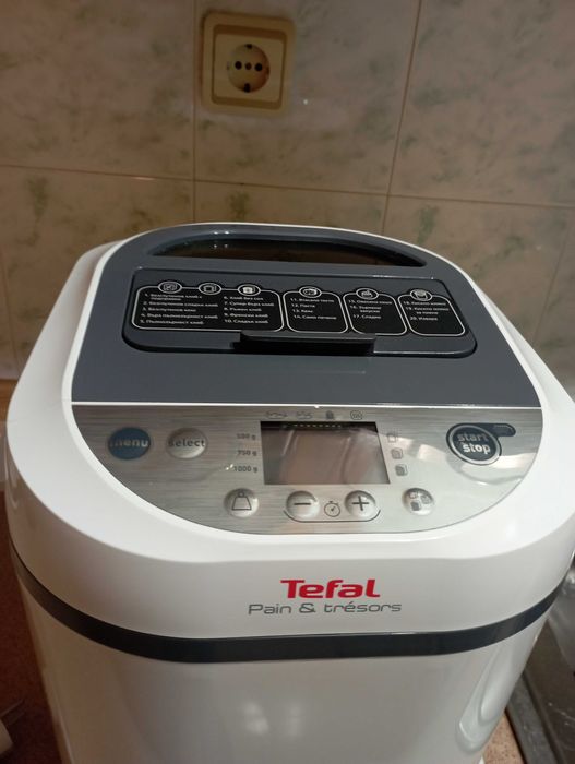 Продавам хлебопекарна Тефал