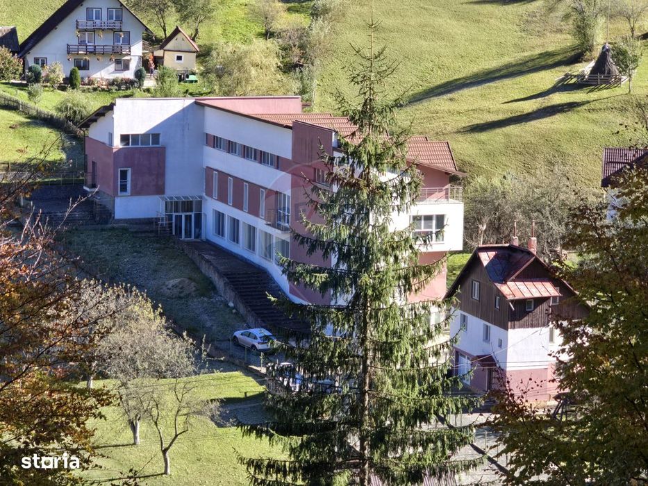 Vila / Pensiune / Camin / Azil seniori, zona superba Moeciu, parcare