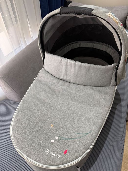 Cybex Priam Koi кош за новородено