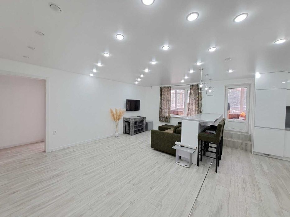 Продам 3 ком. в центре с ремонтом