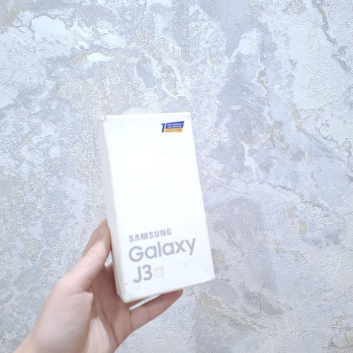 Продам Самсунг J3 2016 8 ГБ