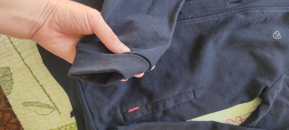 Продам школьную одежду на мальчика. Недорого